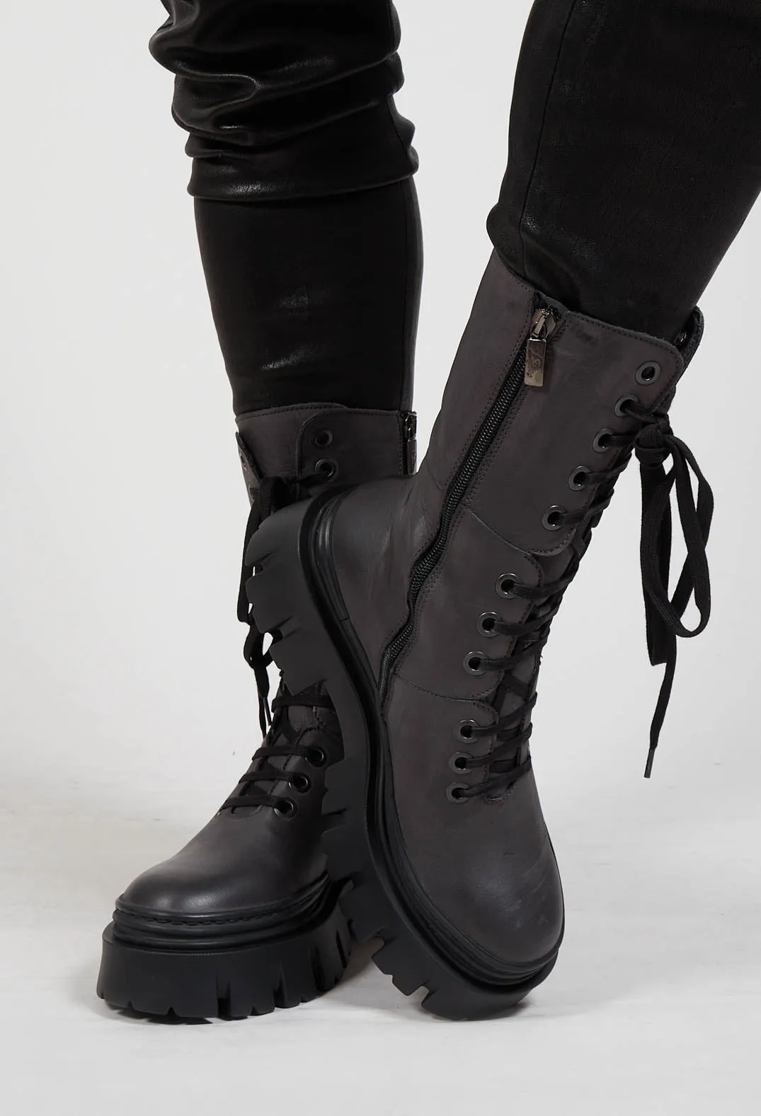 Ankle Lace Up Boots in Gasoline Londra