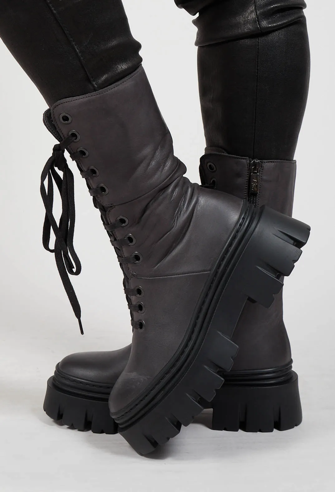 Ankle Lace Up Boots in Gasoline Londra