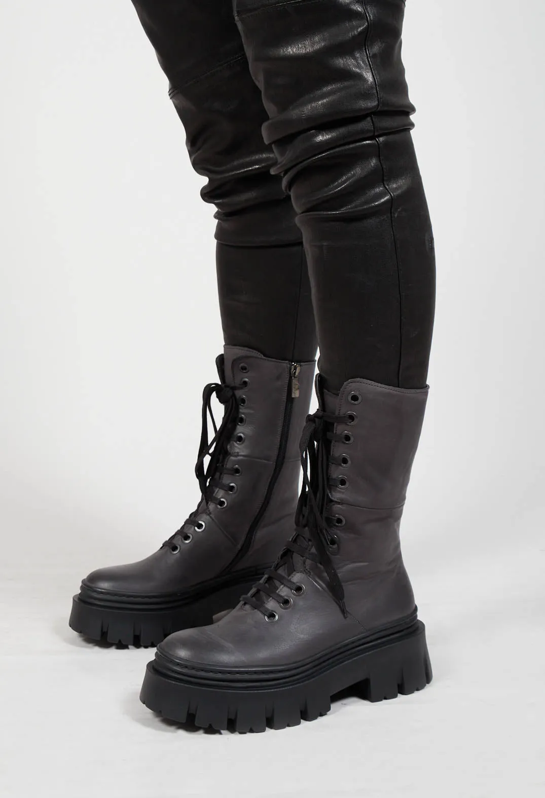 Ankle Lace Up Boots in Gasoline Londra