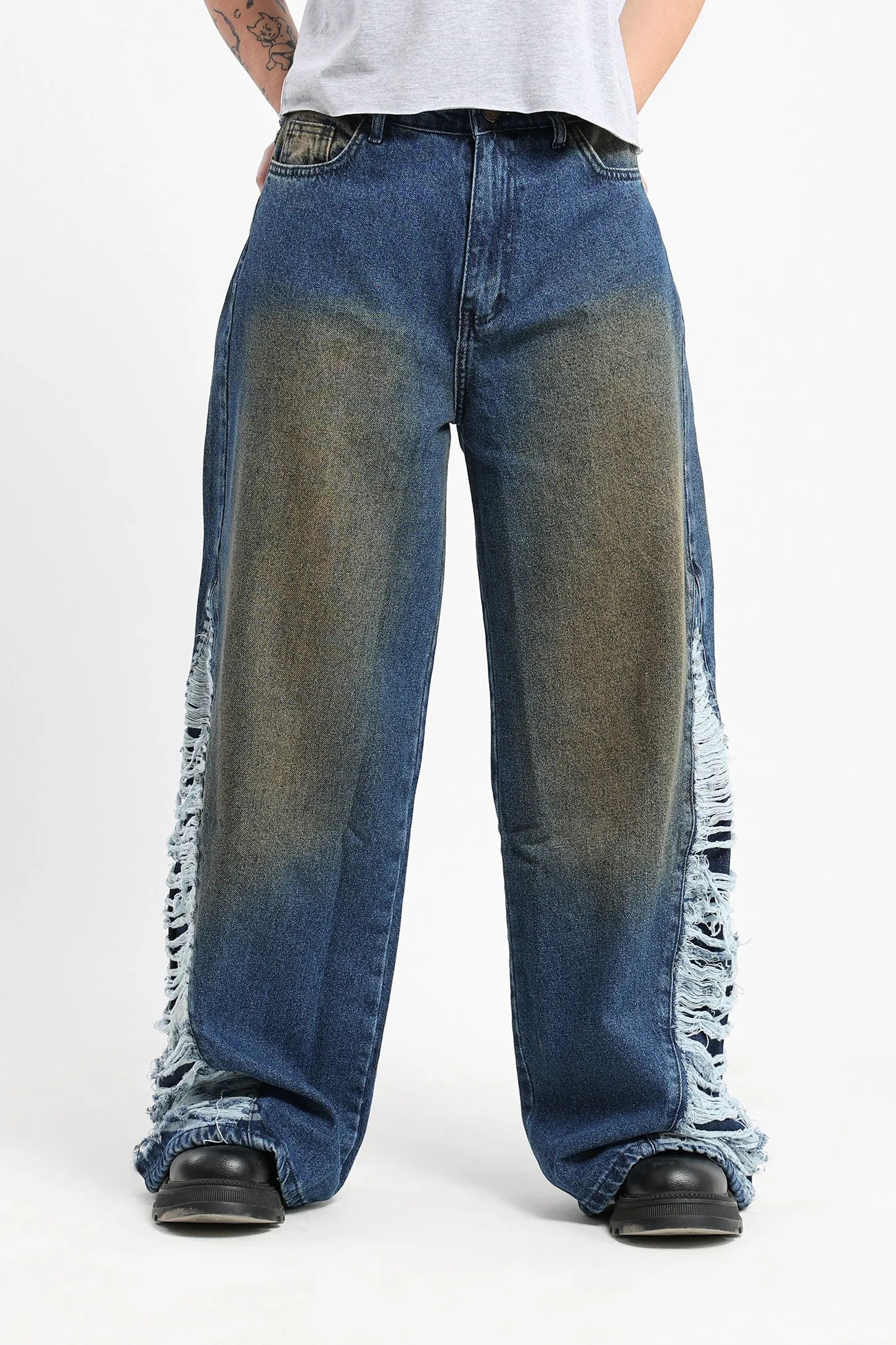 BOLD DISTRESSED BAGGY JEANS