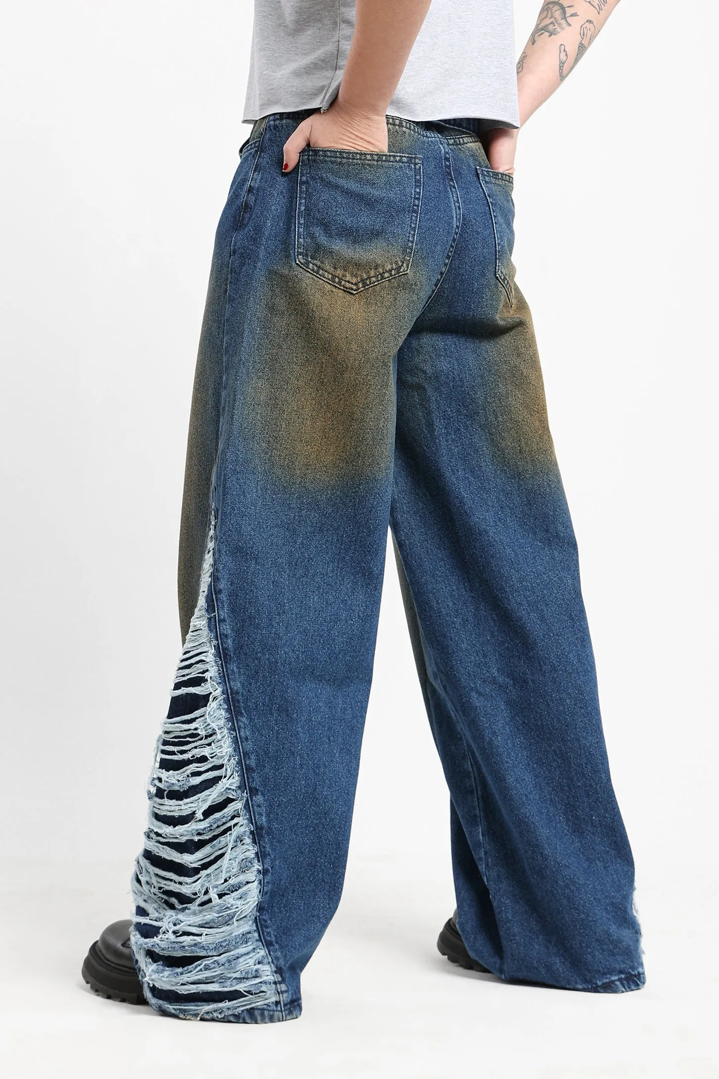 BOLD DISTRESSED BAGGY JEANS