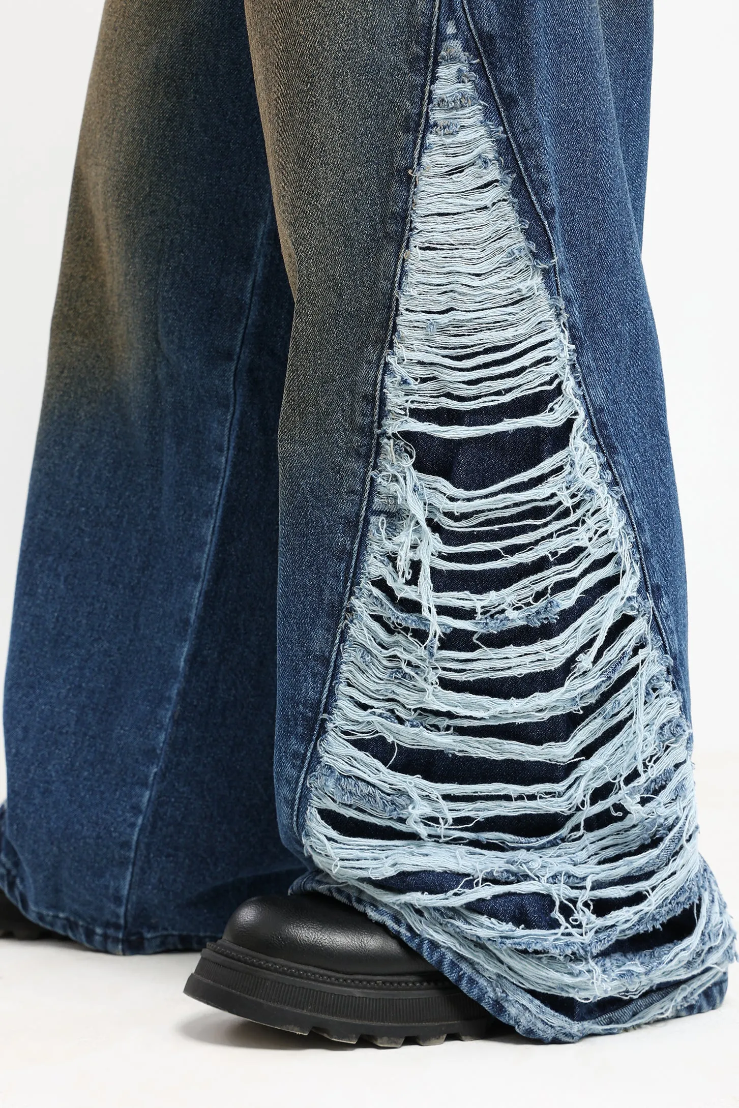 BOLD DISTRESSED BAGGY JEANS