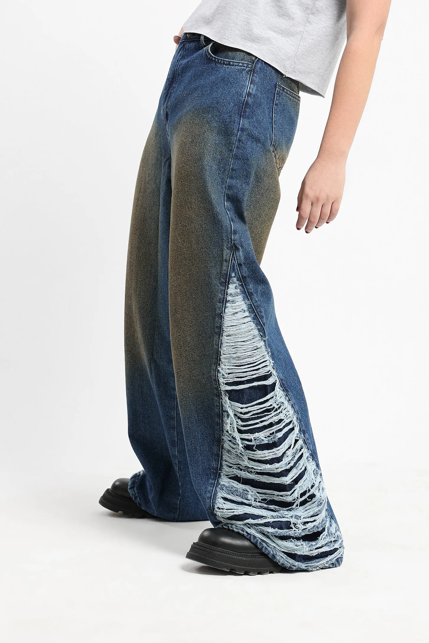 BOLD DISTRESSED BAGGY JEANS