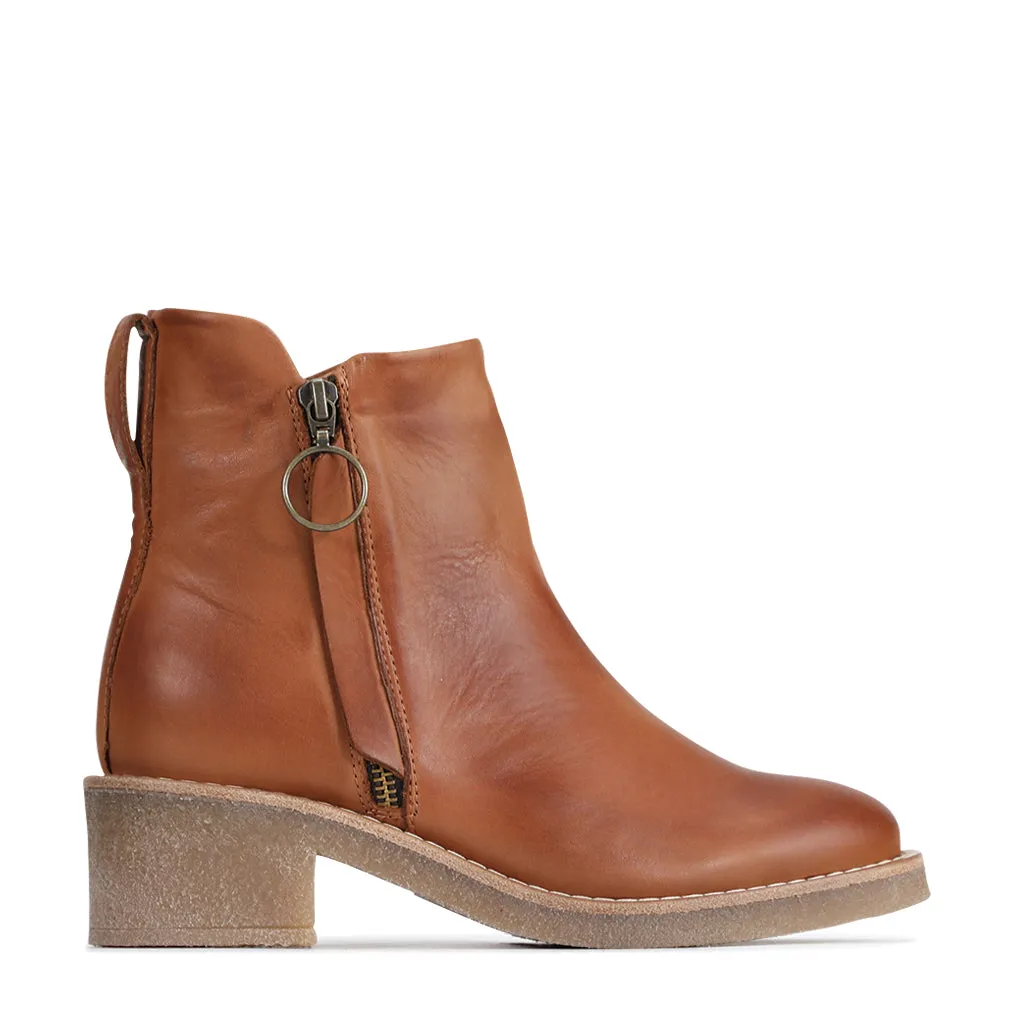 Corbeau Leather Ankle Boots