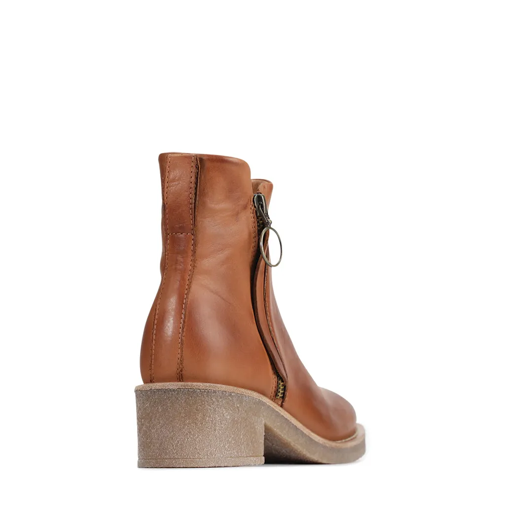 Corbeau Leather Ankle Boots