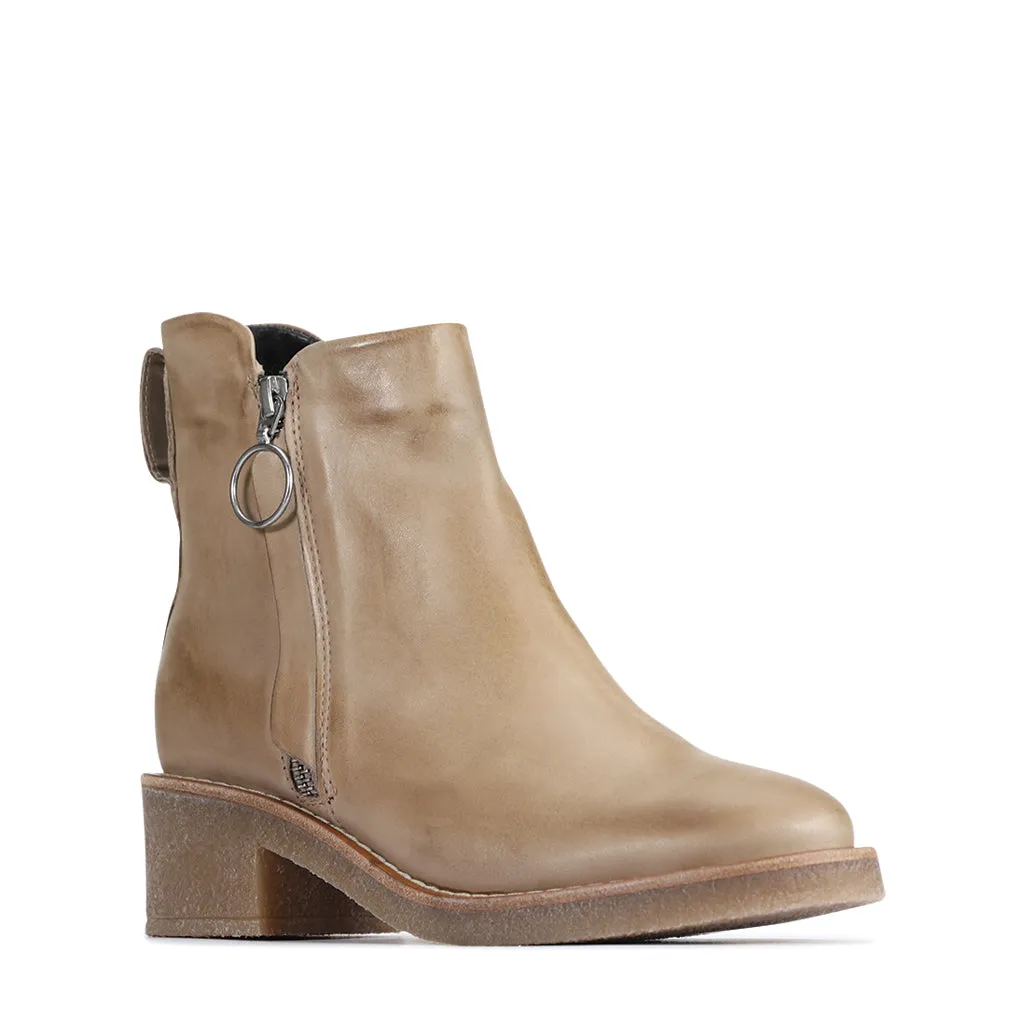 Corbeau Leather Ankle Boots