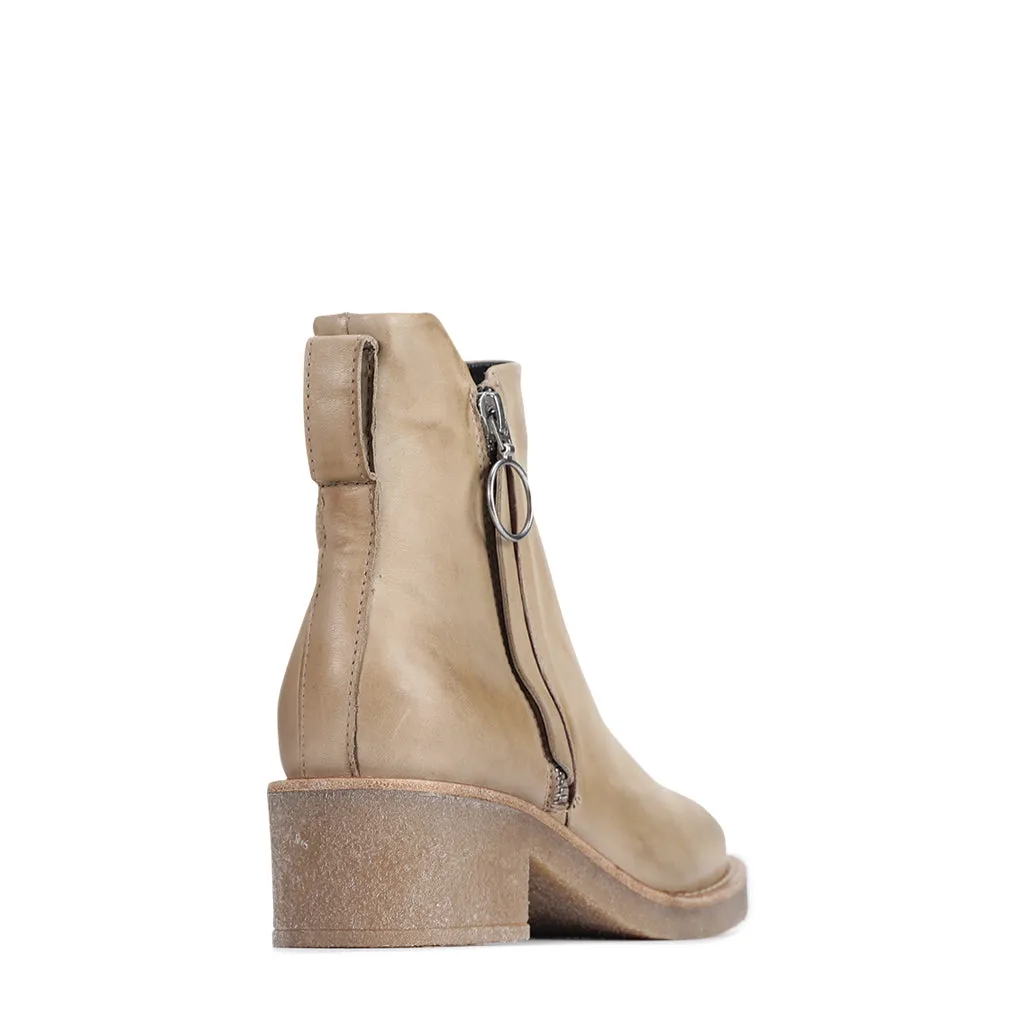 Corbeau Leather Ankle Boots