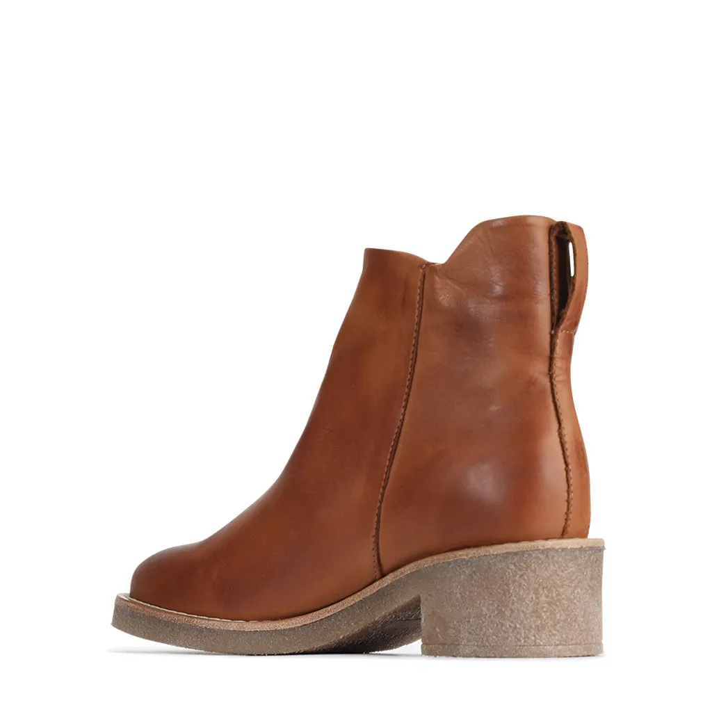 Corbeau Leather Ankle Boots