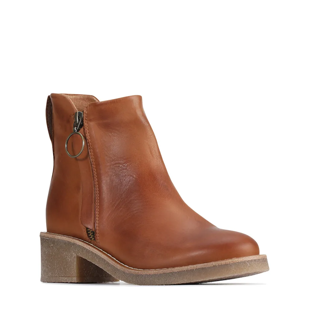 Corbeau Leather Ankle Boots