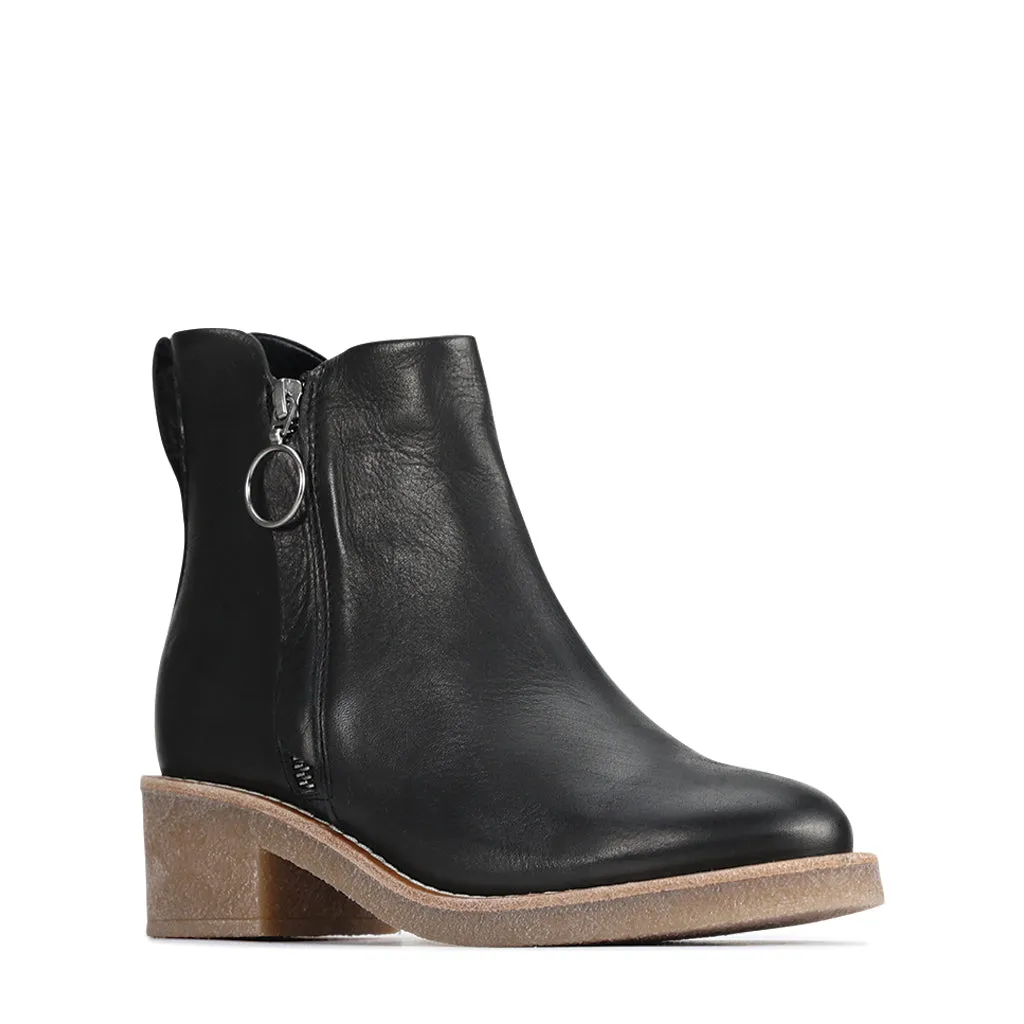 Corbeau Leather Ankle Boots