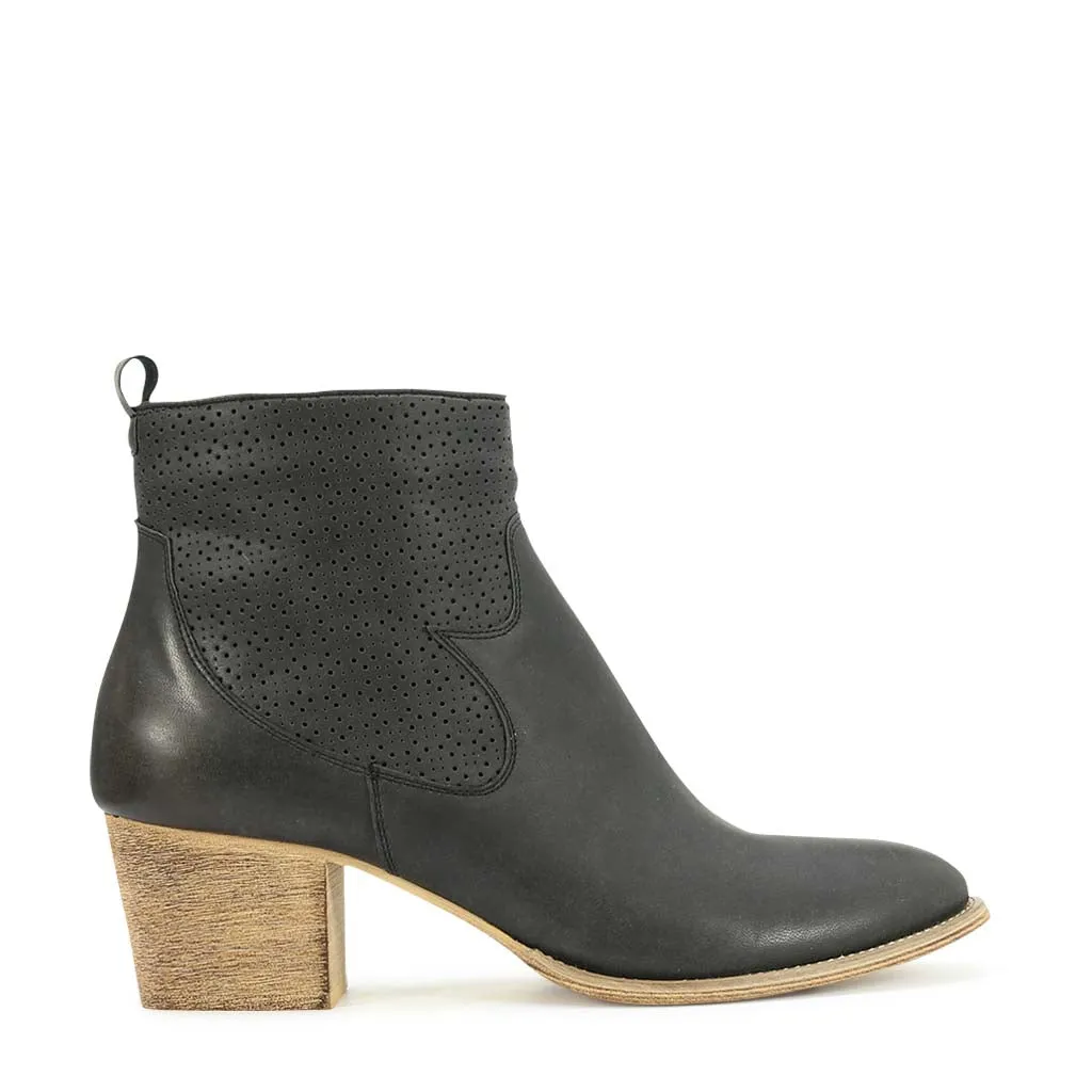 Kali Ankle Boots