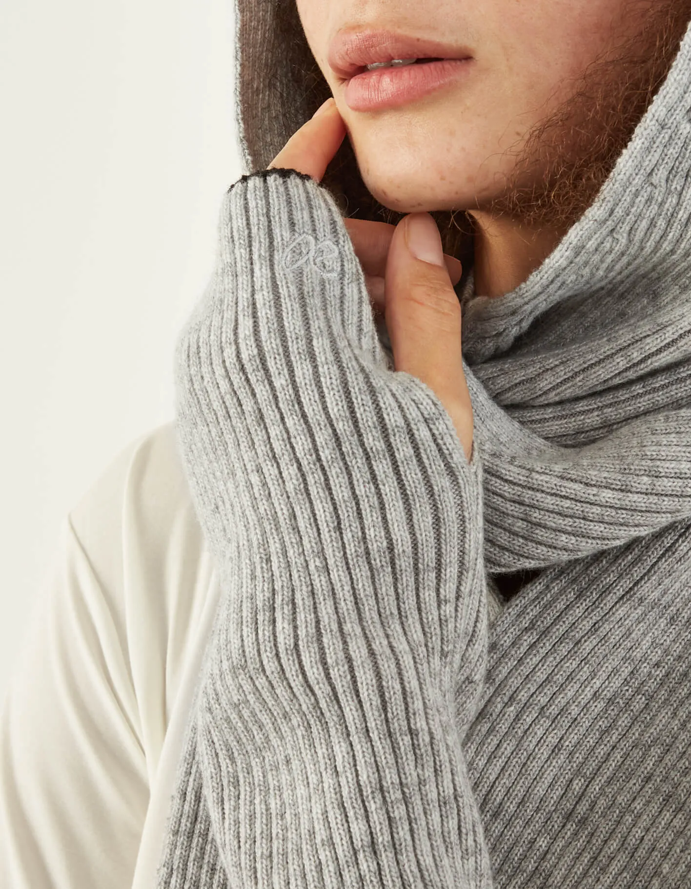 Cozy Knit Thermal Arm Warmers for Comfort and Warmth