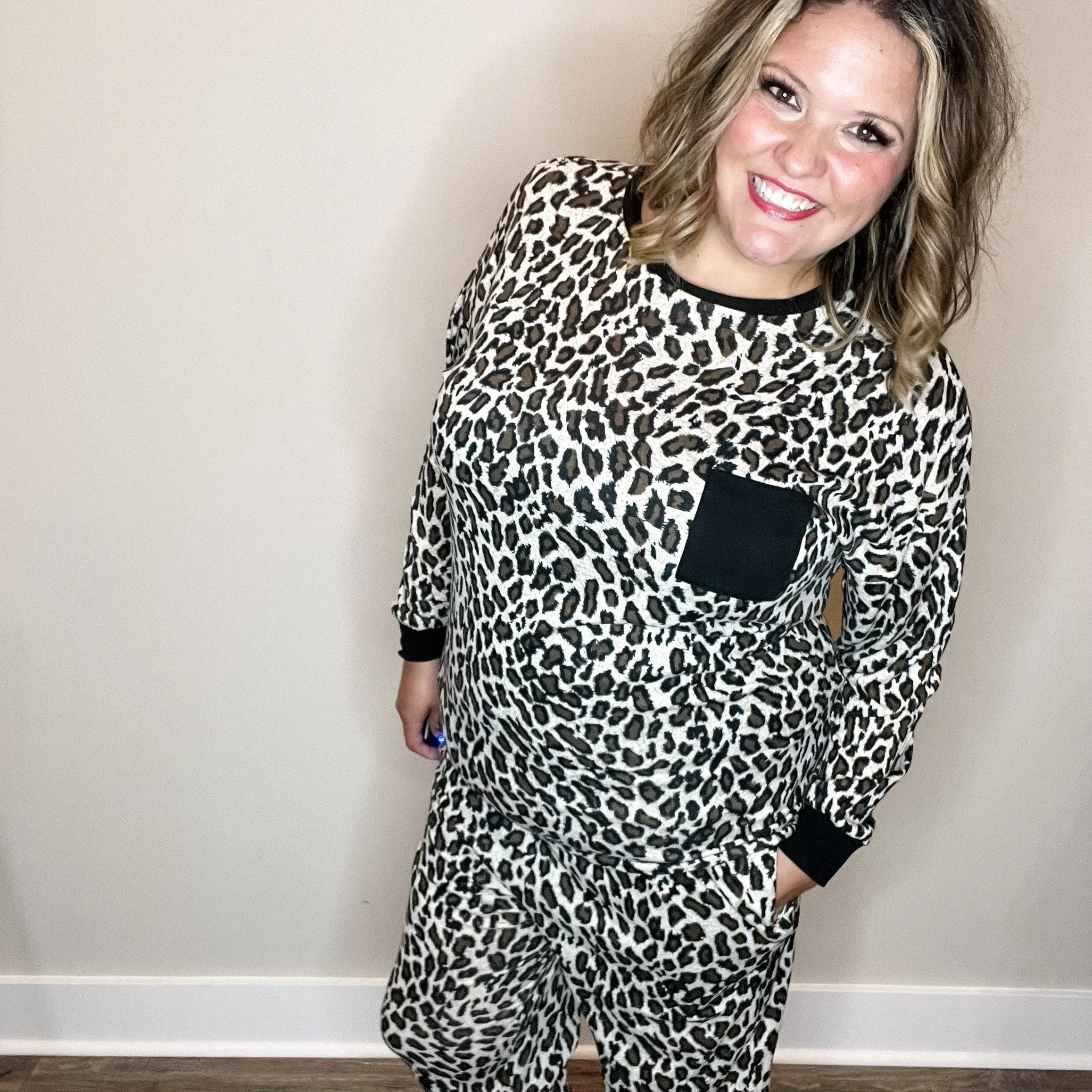 "Cozy" Animal Print Lounge Set with Pockets