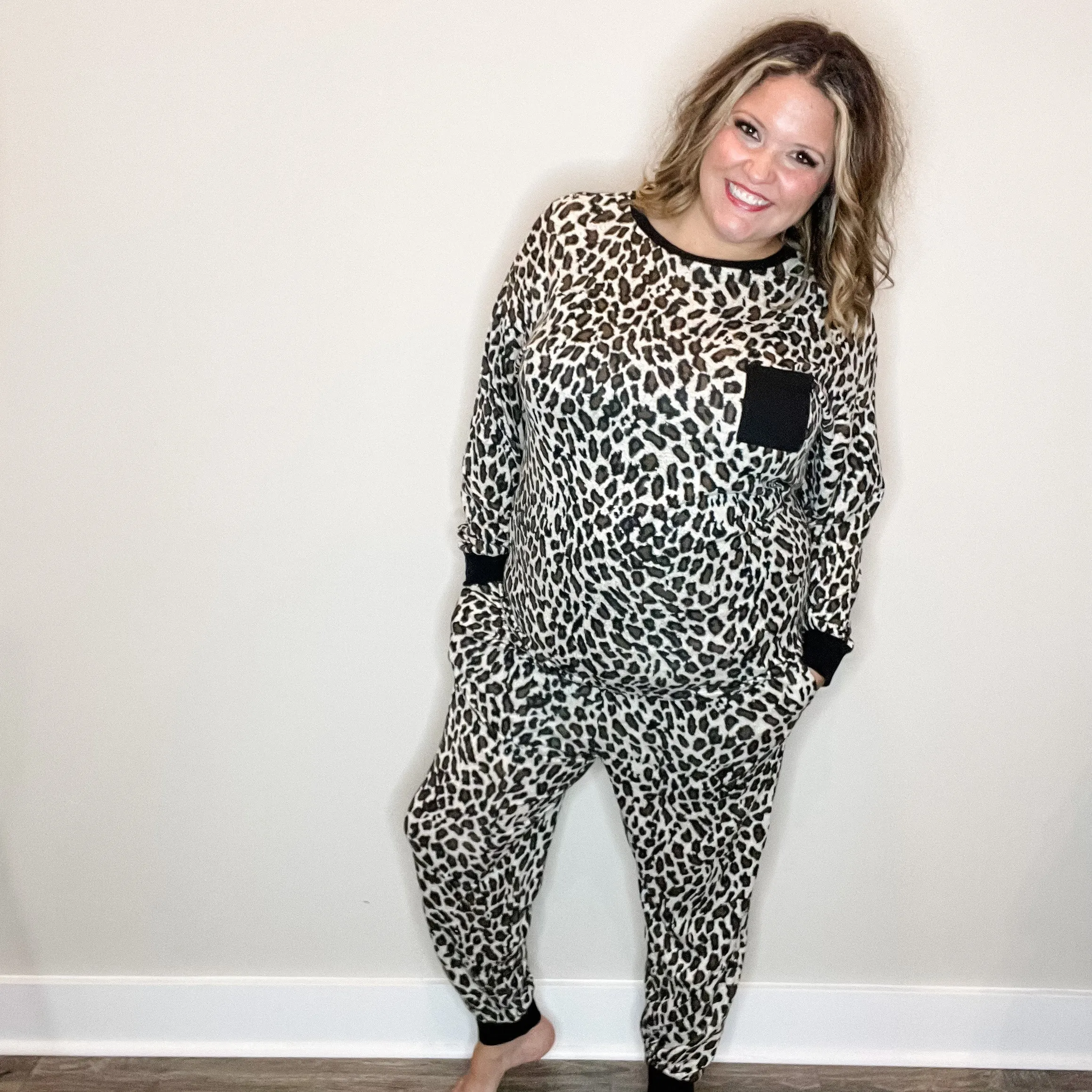 "Cozy" Animal Print Lounge Set with Pockets