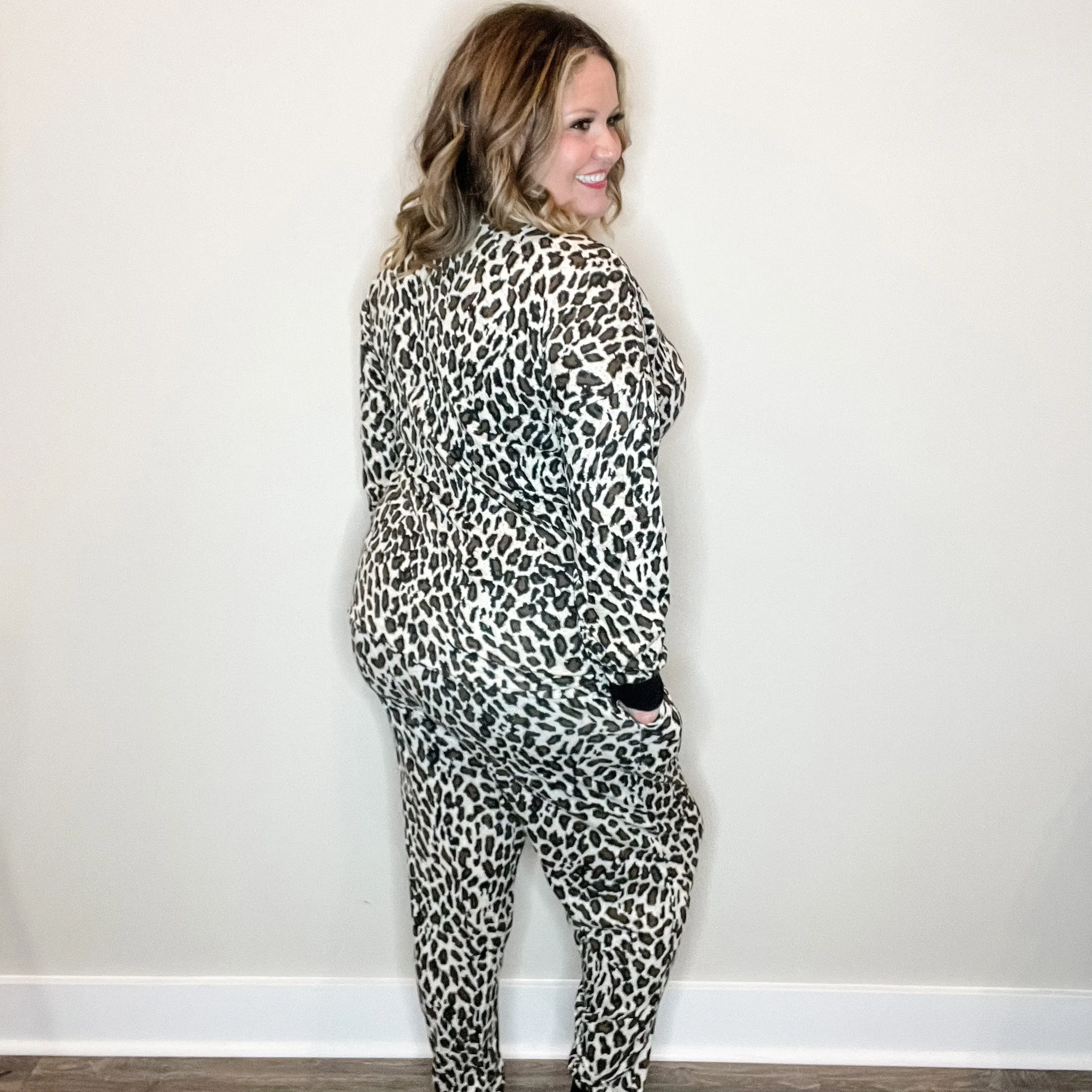 "Cozy" Animal Print Lounge Set with Pockets